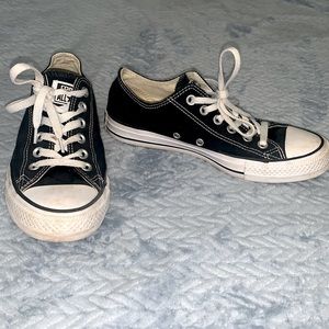 BLACK LOW TOP CONVERSE